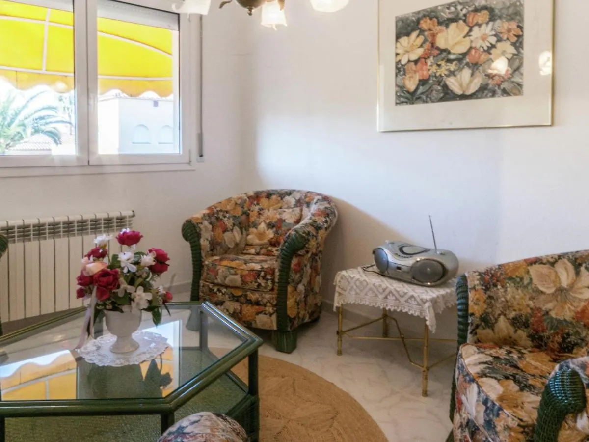 Appealing Holiday Home In Sant Pere Pescador With Garden