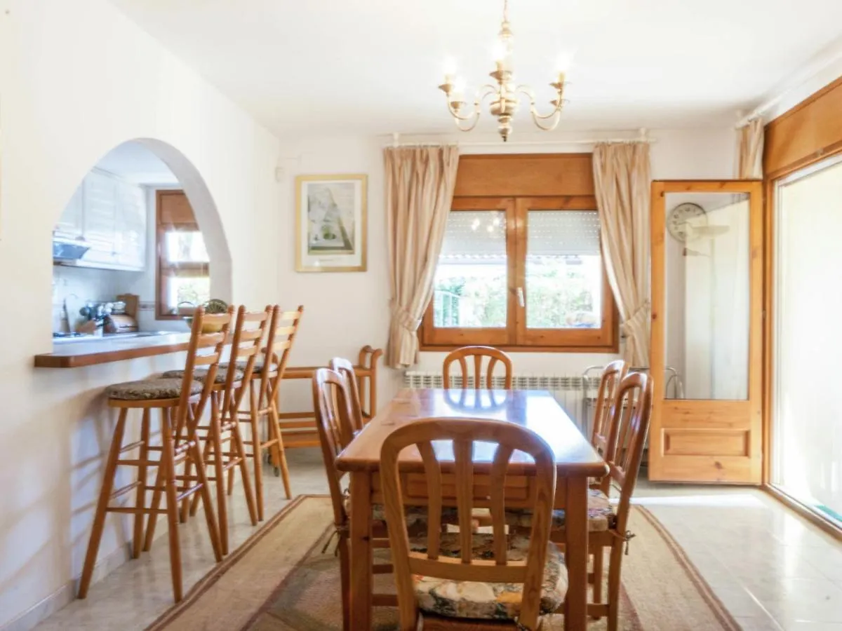 Appealing Holiday Home In Sant Pere Pescador With Garden