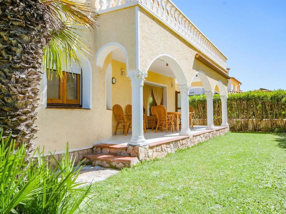 Appealing Holiday Home In Sant Pere Pescador With Garden